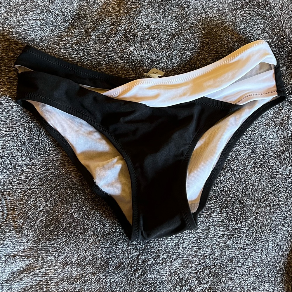 Black and white Bikini bottoms, barely worn, size small